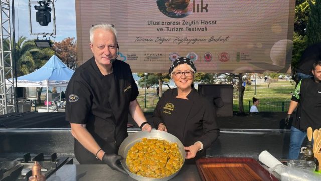 AYVALIK'TAN DOPDOLU PROGRAMIYLA BIR FESTIVAL DAHA GEÇTI (7) AYVALIKTAN DOPDOLU PROGRAMIYLA BIR FESTIVAL DAHA GECTI 7 1024x576 |