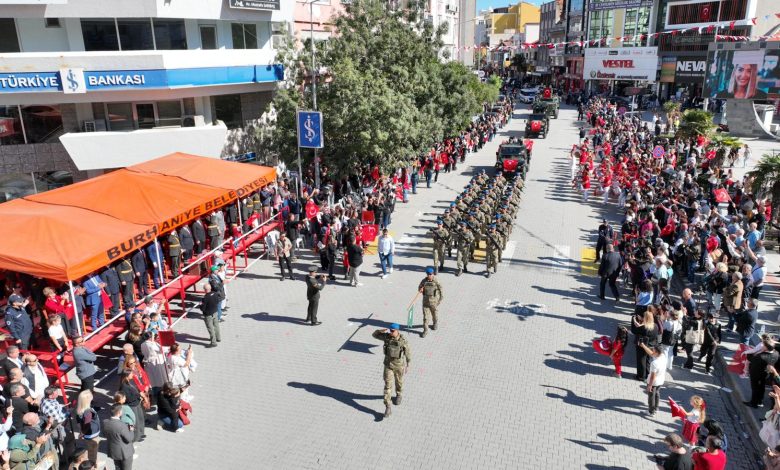 Cumhuriyetimizin 102. Yılı Burhaniye'de coşkuyla kutlandı 1 WhatsApp Gorsel 2025 10 29 saat 15.27.34 647f55ec |