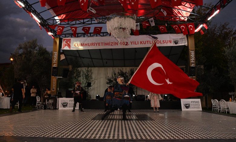 Atatürkçü Düşünce Derneği'nden Muhteşem 102. Yıl Cumhuriyet Balosu! 2 WhatsApp Gorsel 2025 10 30 saat 18.08.59 8a7110c5 |