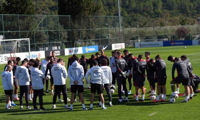 A Milli Futbol Takımı, Bulgaristan maçı hazırlıklarını tamamladı 1 a milli futbol takimi bulgaristan maci hazirliklarini tamamladi bb462918c67c |