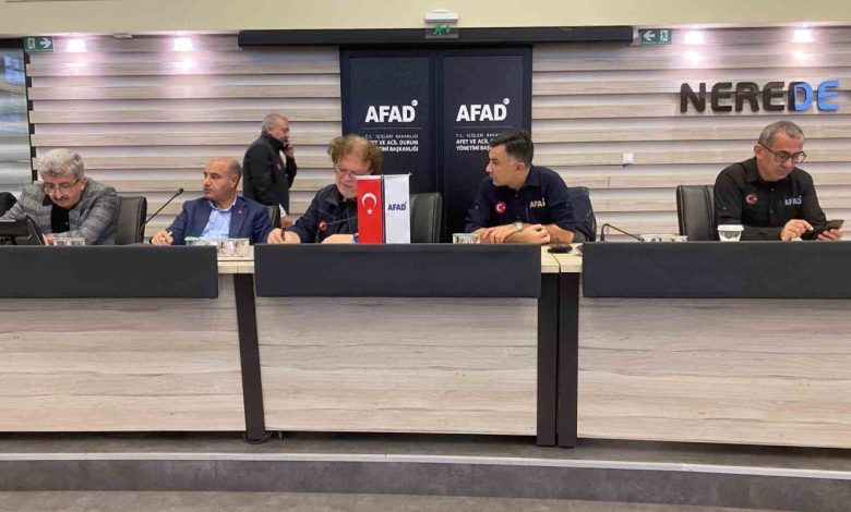 AFAD, Acil Yönetim Merkezi’nde çalışmalara devam ediyor 1 afad acil yonetim merkezinde calismalara devam ediyor 4eb91c5b57ad |
