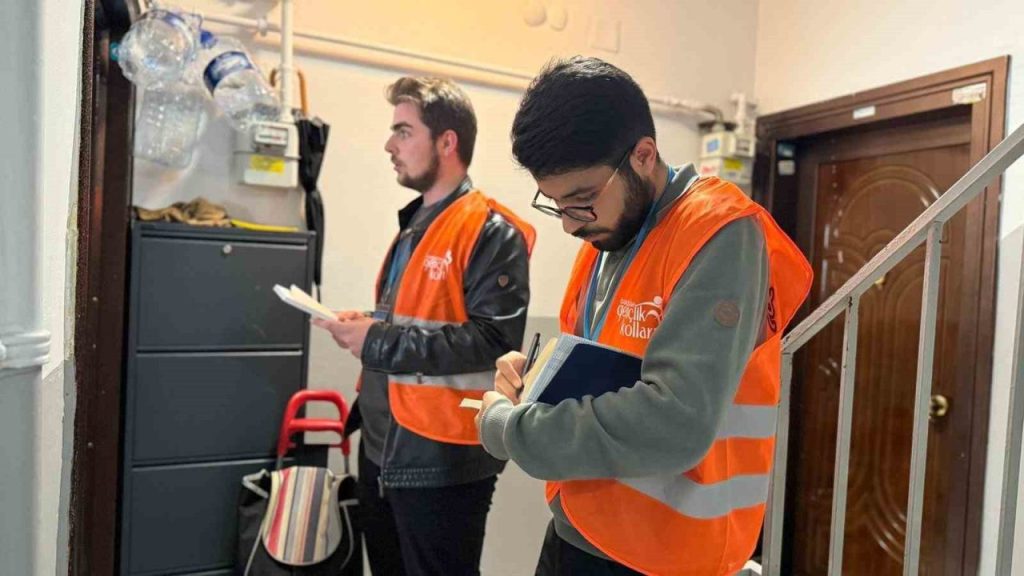 ak parti istanbul genclik kollarindan 10 bin 736 haneye ziyaret ec9e21af66ce |