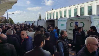 Alkolden zehirlendiği iddia edilen 14 yaşındaki Hiranur son yolculuğuna uğurlandı 4 alkolden zehirlendigi iddia edilen 14 yasindaki hiranur son yolculuguna ugurlandi 800a81949f69 |