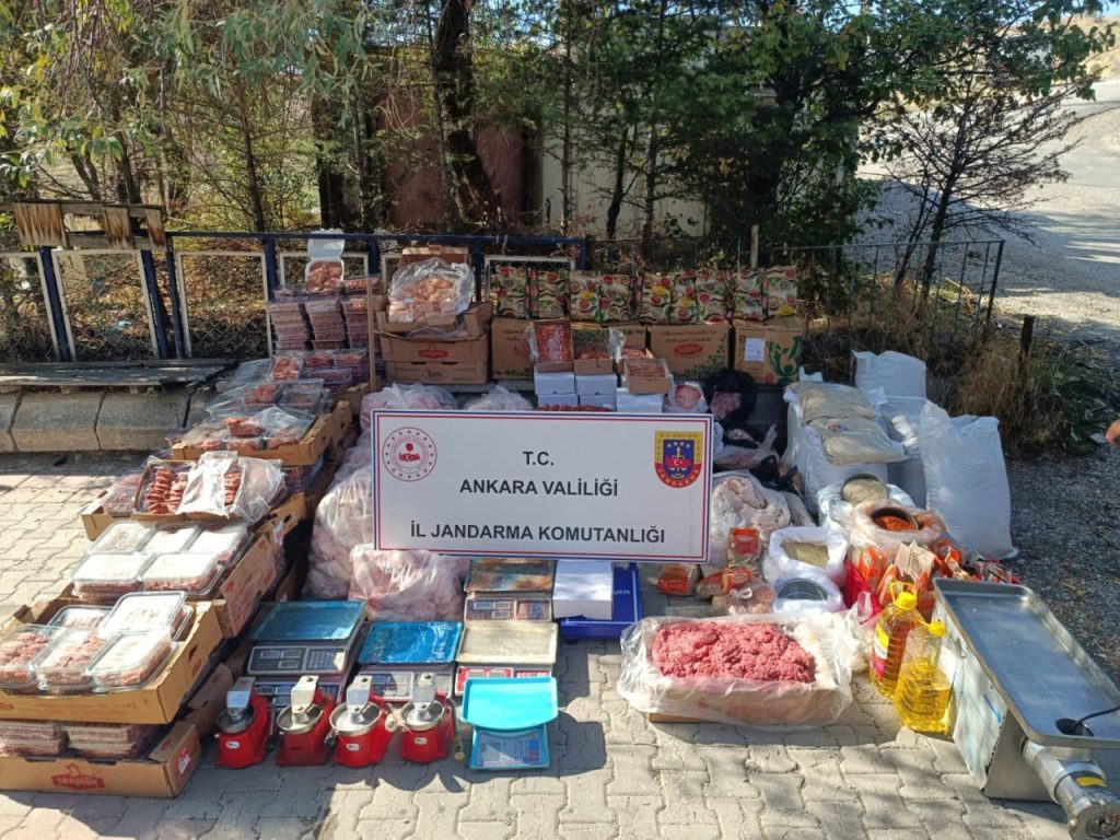 ankarada bir is yerinde bin 200 kilogram bozuk et ve tavuk ele gecirildi 02d29b751cd8 |