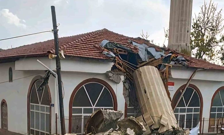 Ankara’da fırtına nedeniyle minare yıkıldı 1 ankarada firtina nedeniyle minare yikildi e937db1a818d |