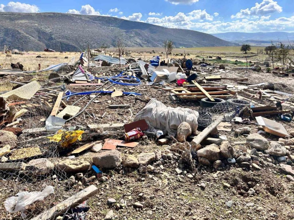 ankarada firtinada hasar goren bolge goruntulendi cdd4f04f3bf2 |