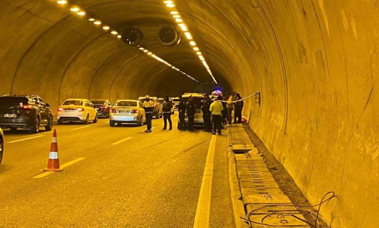 ankarada otomobilin icerisinde silahli kavga 1 olu 1 yarali a29fe3ba4a1f |