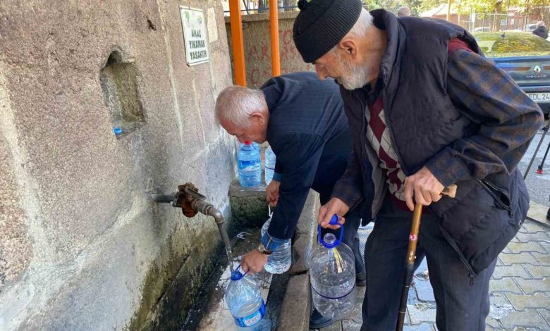 Ankara’da su kuyrukları uzadıkça tepkiler artıyor 1 ankarada su kuyruklari uzadikca tepkiler artiyor 39f08d568b85 |