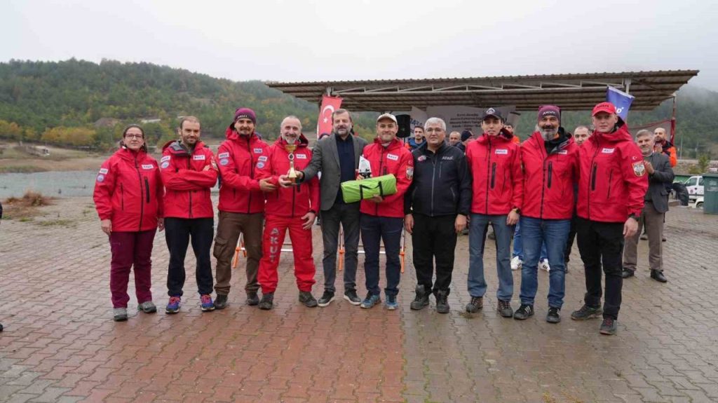 arama kurtarma ekipleri ericek adrenalin parkta yaristi f89ab02c3a73 |