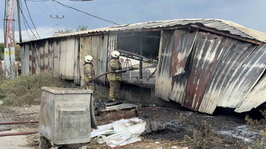 arnavutkoyde bedasa ait trafodan cikan kivilcimlar ayakkabi deposunu kule cevirdi 37bf9309b03c |