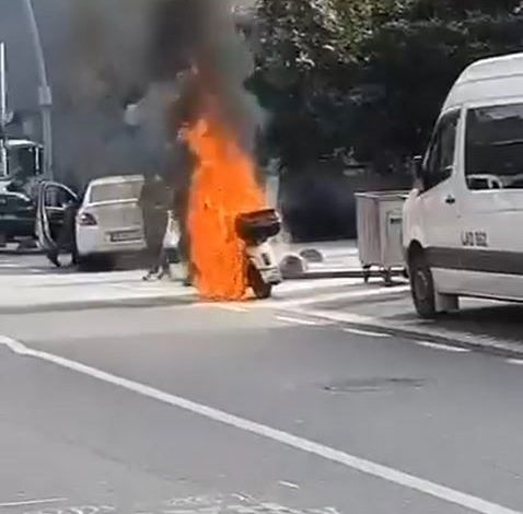 Arnavutköy’de seyir halindeki motosiklet alev aldı 1 arnavutkoyde seyir halindeki motosiklet alev aldi 2633e20f2f5c |