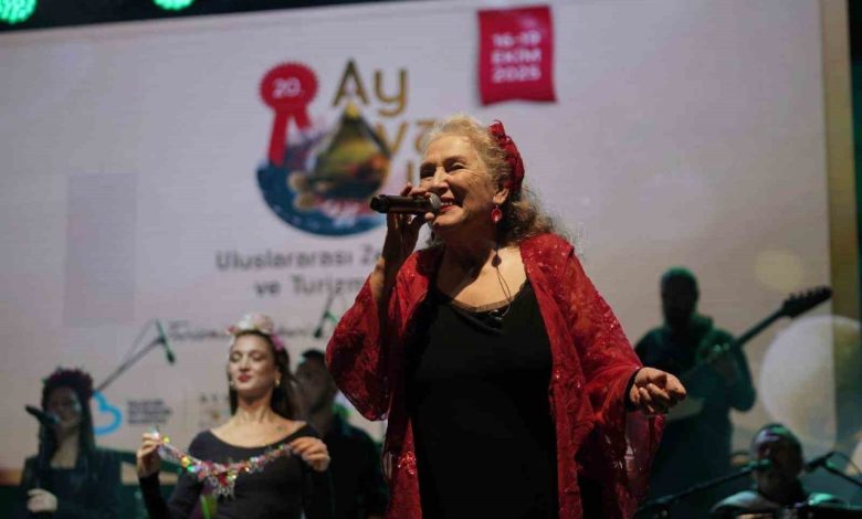 Ayvalık Zeytin Hasat Festivali’nde Suzan Kardeş ile Balkan rüzgarı 1 ayvalik zeytin hasat festivalinde suzan kardes ile balkan ruzgari 7d7ac34ed16f |