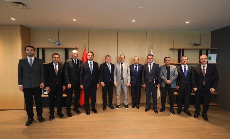 bakan bak ve suriyeli mevkidasi ile basketbol gelisim merkezini ziyaret etti 9780286fe3fa |