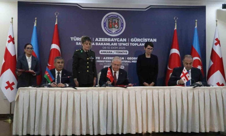 Bakan Güler: "Türkiye, Azerbaycan ve Gürcistan arasındaki güçlü iş birliği, Kafkasya’nın barış ve istikrarına büyük katkılar sağlamaktadır" 1 bakan guler turkiye azerbaycan ve gurcistan arasindaki guclu is birligi kafkasyanin baris ve istikrarina buyuk katkilar saglamaktadir 25084dc14504 |
