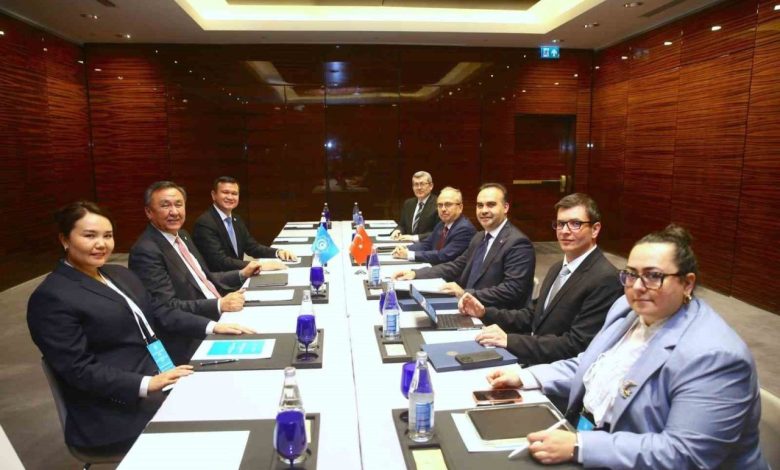 Bakan Kacır’dan Bakü’de diplomasi trafiği 1 bakan kacirdan bakude diplomasi trafigi 51391f8def14 |