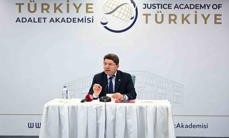 Bakan Tunç: "Türkiye Yüzyılı, adaletin de yüzyılı olacak" 1 bakan tunc turkiye yuzyili adaletin de yuzyili olacak fe5f344dfdd2 |