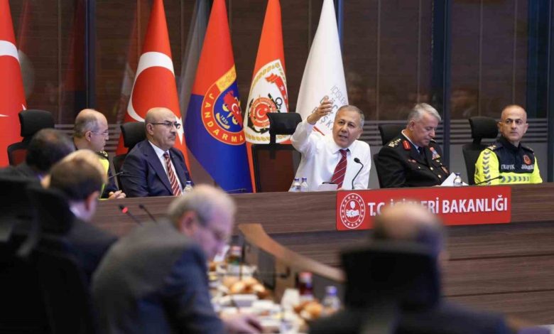Bakan Yerlikaya: "36 maddelik trafik kanunu 1 Ocak 2026’dan itibaren yürürlüğe girecek" 1 bakan yerlikaya 36 maddelik trafik kanunu 1 ocak 2026dan itibaren yururluge girecek 7593c0c9083b |