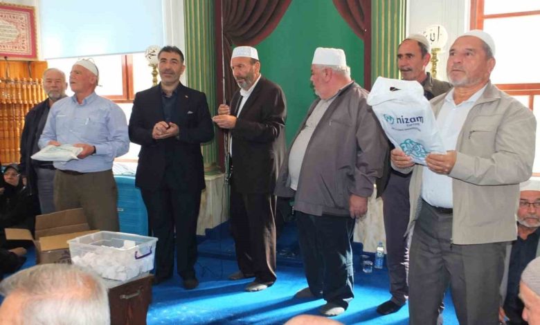 Balıkesir Burhaniye’de Umre Hayrı yoğun ilgi gördü 1 balikesir burhaniyede umre hayri yogun ilgi gordu a99e6df478f7 |