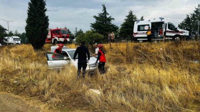 balikesirde otomobil yagmurda kayarak sarampole uctu cfdac82b34cd |