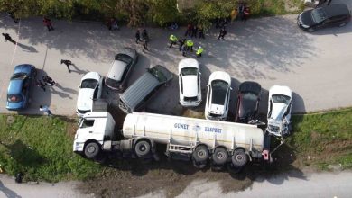 Balıkesir’de yağ tankeri devrildi, 7 araç hasar gördü 3 balikesirde yag tankeri devrildi 7 arac hasar gordu 5d32daa5ae62 |