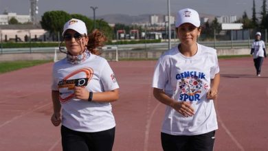balikesirde yuzlerce genc saglikli yasam icin spor yapti 774371d4a8de |