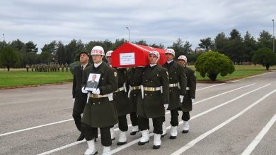 Balıkesir’deki silahlı saldırıda yaşamını yitiren uzman çavuş için askeri tören düzenlendi 5 balikesirdeki silahli saldirida yasamini yitiren uzman cavus icin askeri toren duzenlendi 97213f42604e |