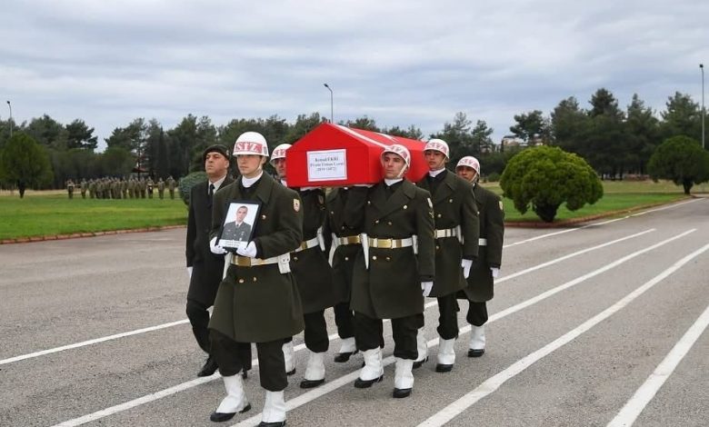 balikesirdeki silahli saldirida yasamini yitiren uzman cavus icin askeri toren duzenlendi 97213f42604e |