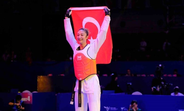 Balıkesir’in gururu Nafia Kuş Aydın, ikinci kez dünya şampiyonu 1 balikesirin gururu nafia kus aydin ikinci kez dunya sampiyonu ebf052c2293d |