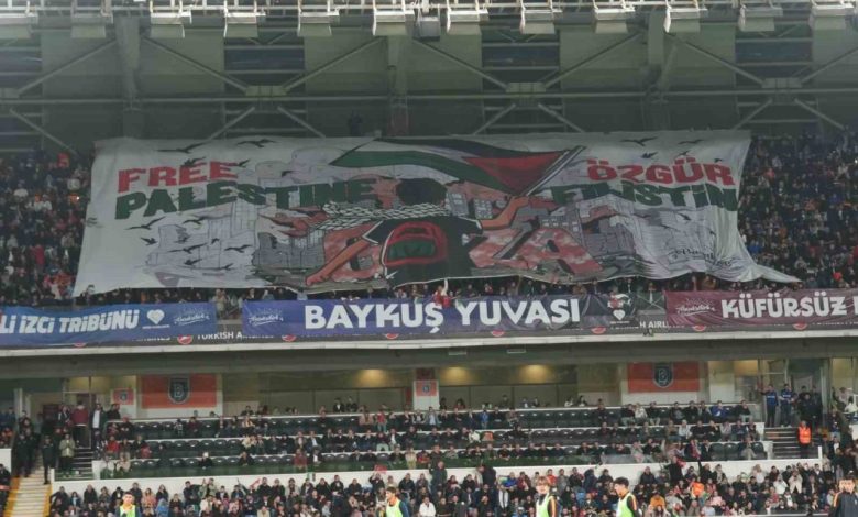 Başakşehir taraftarından Filistin’e destek 1 basaksehir taraftarindan filistine destek 29742f669521 |