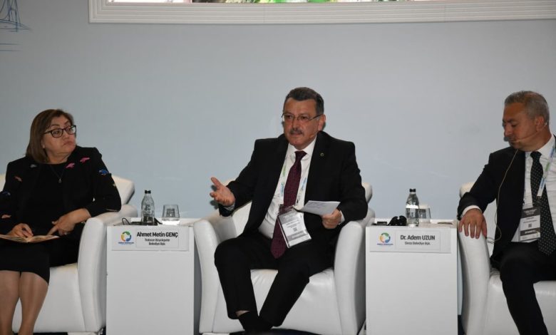 Başkan Ahmet Metin Genç: "Enerjinin üretimi kadar yönetimi de önemli" 1 baskan ahmet metin genc enerjinin uretimi kadar yonetimi de onemli e6e44e3a976e |
