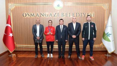 baskan erkan aydin sampiyon sporcuyu agirladi cbaccf468ba0 |