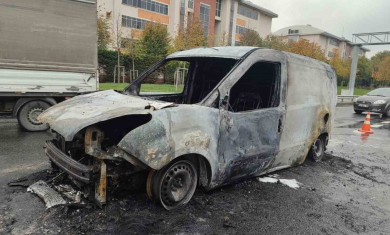 Bayrampaşa’da alev alev yanan araçtan geriye demir yığını kaldı 1 bayrampasada alev alev yanan aractan geriye demir yigini kaldi b5fa42dabd7e |