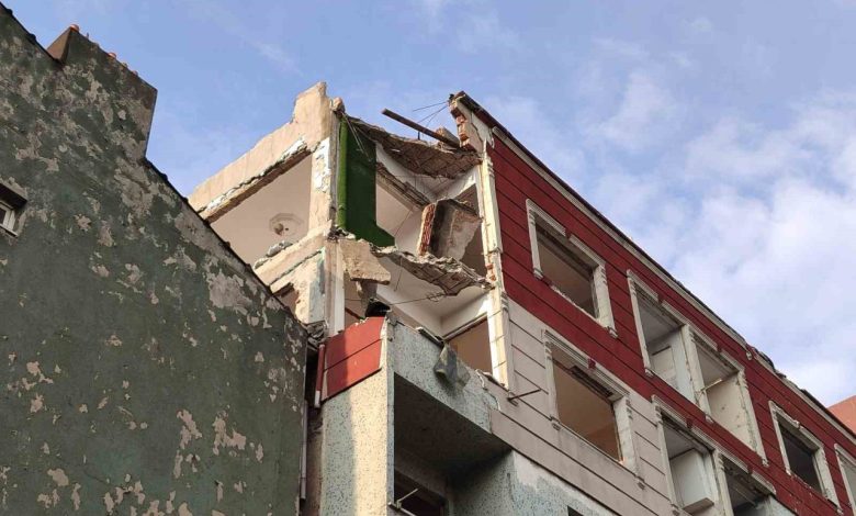 Bayrampaşa’da balkon çöktü: 2 araç kullanılmaz hale geldi 1 bayrampasada balkon coktu 2 arac kullanilmaz hale geldi cc81893201fd |