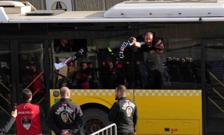 besiktas taraftari stadyuma geldi d81b55ad9288 |