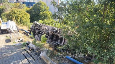 Beşiktaş’ta sürücüsünün navigasyon yönlendirmesiyle yokuş aşağı inen tır kontrolden çıkarak boş araziye devrildi 2 besiktasta surucusunun navigasyon yonlendirmesiyle yokus asagi inen tir kontrolden cikarak bos araziye devrildi c059e35ef629 |