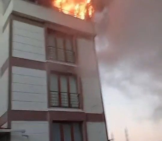 Biga’da ev yangını 1 bigada ev yangini 441e79c384d9 |