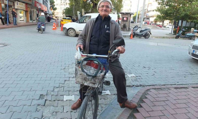 Burhaniyeli 80’lik Hüseyin dede her yere bisikletle gidiyor 1 burhaniyeli 80lik huseyin dede her yere bisikletle gidiyor 9406feb9215e |