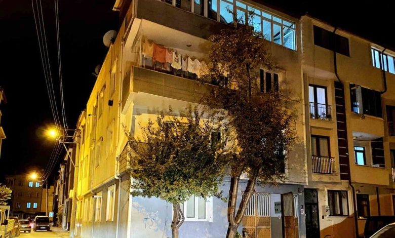 bursada 3uncu kattan dusen genc yaralandi ab3631f8282d |