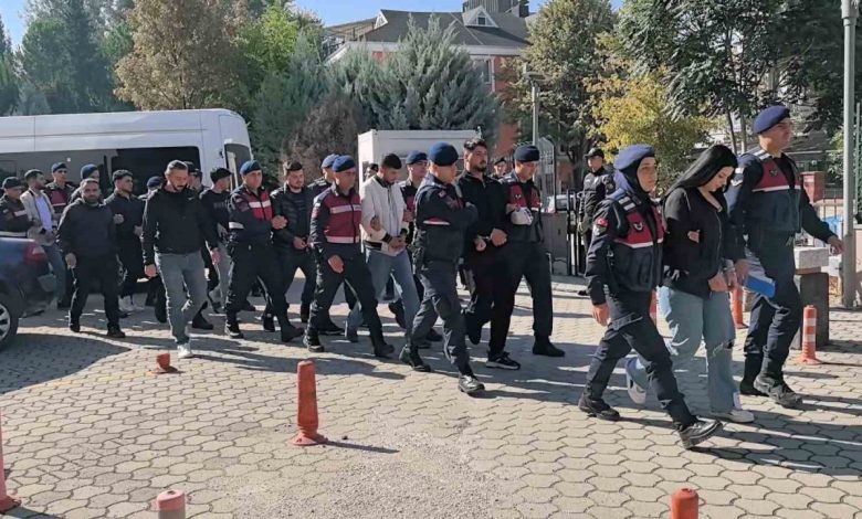 bursada bir kisinin olumune 2 kisinin yaralanmasina neden olayda 10 kisi adliyeye sevk edildi d988318d1743 |