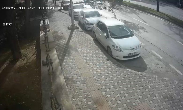 Bursa’da fırtına ağacı böyle devirdi 1 bursada firtina agaci boyle devirdi 4e73a9891e1f |