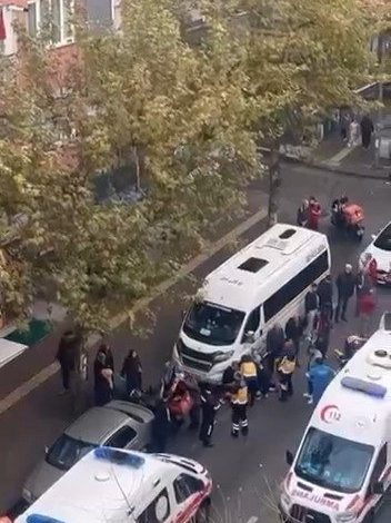 Bursa’da kaygan yolda dengesini kaybeden kurye düştü 1 bursada kaygan yolda dengesini kaybeden kurye dustu 3c1aaafe4813 |