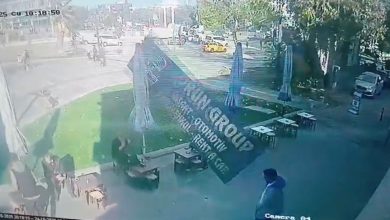 bursada siddetli lodos tabelayi ucurdu kafedeki 2 kisi tabelanin altinda kalmaktan son anda kurtuldu 98433f9f2959 |