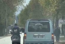 bursada trafikte tehlikeli anlar kamerada sohbet etmek icin seyir halindeki araca yaslandi a39b57c579e3 |