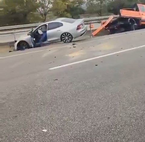 Bursa’da zincirleme kaza: 3’ü ağır 4 yaralı 1 bursada zincirleme kaza 3u agir 4 yarali bdb5edbca5a9 |