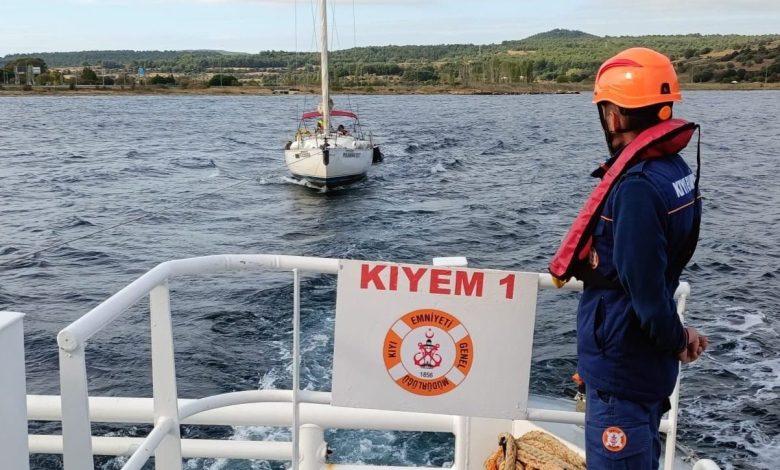 Çanakkale Boğazı’nda makine arızası yaparak sürüklenen tekne kurtarıldı 1 canakkale bogazinda makine arizasi yaparak suruklenen tekne kurtarildi 35841fbc2410 |