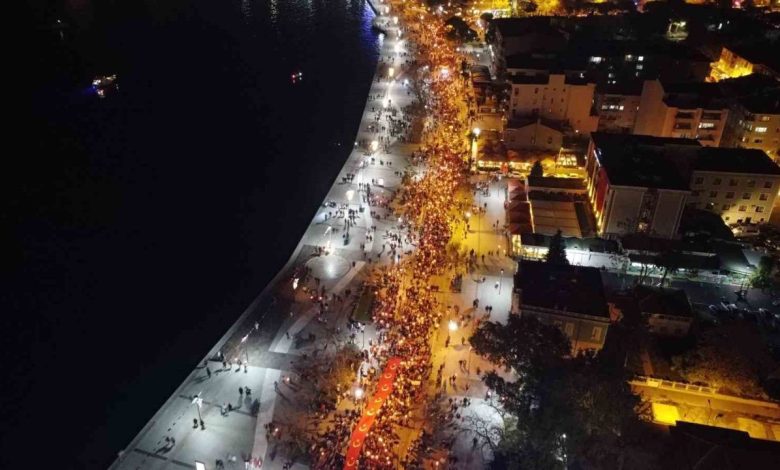 Çanakkale’de Cumhuriyet coşkusu fener alayıyla taçlandı 1 canakkalede cumhuriyet coskusu fener alayiyla taclandi 55887d97240c |