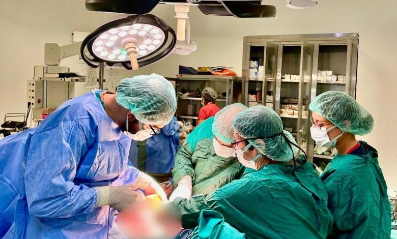 Çanakkale’de ilk kez TAR yöntemi ile dev insizyonel herni onarımı gerçekleştirildi 1 canakkalede ilk kez tar yontemi ile dev insizyonel herni onarimi gerceklestirildi faf08ac58430 |