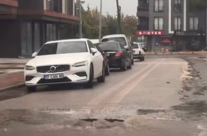 canakkalede kanalizasyonlar tasti sokaklar gole dondu b6987ac42210 |