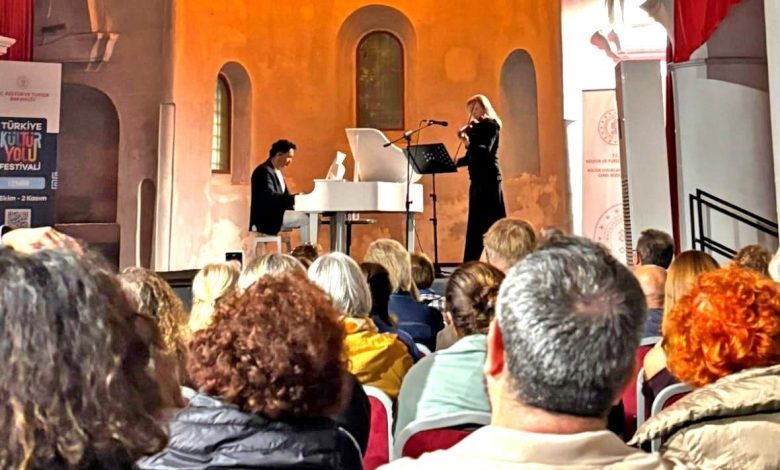 Çeşme’de, Kültür Yolu Festivali’nde müzik ziyafeti 1 cesmede kultur yolu festivalinde muzik ziyafeti 93f87e9dfbe1 |