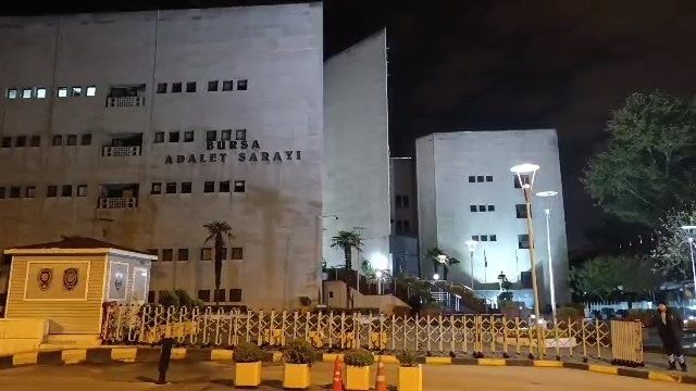 CHP’li eski belediye başkanı ve beraberindeki 14 şüpheli tutuklandı 1 chpli eski belediye baskani ve beraberindeki 14 supheli tutuklandi 0924746987ff |